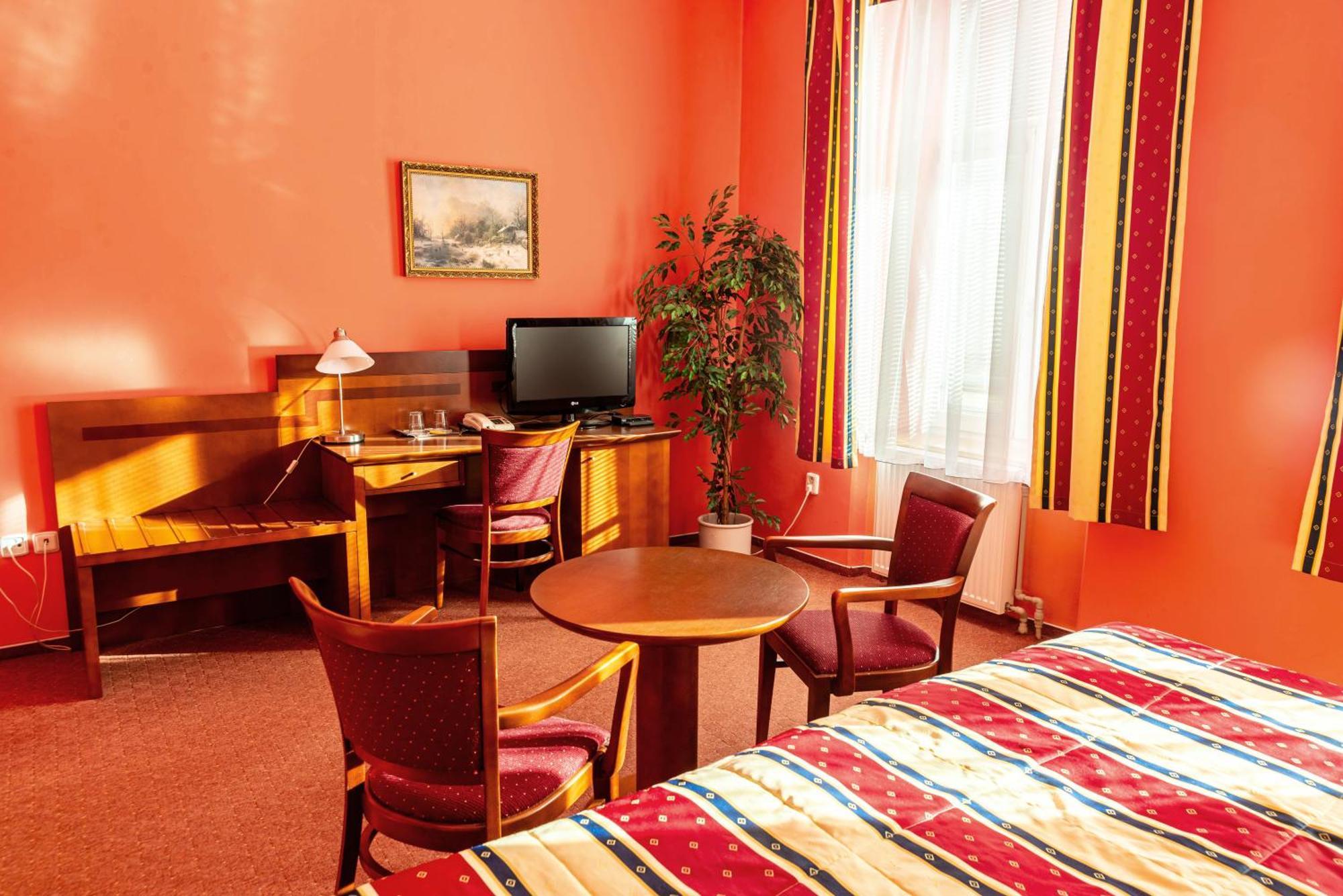 Hotel Olympia Česká Lípa Zewnętrze zdjęcie