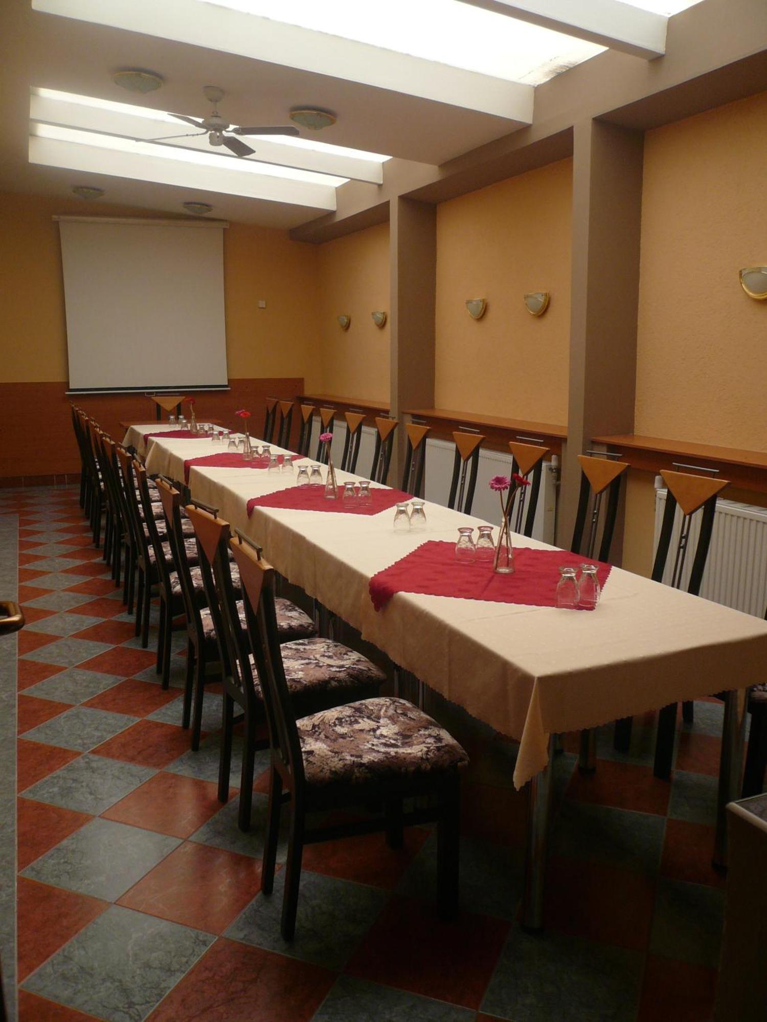 Hotel Olympia Česká Lípa Zewnętrze zdjęcie