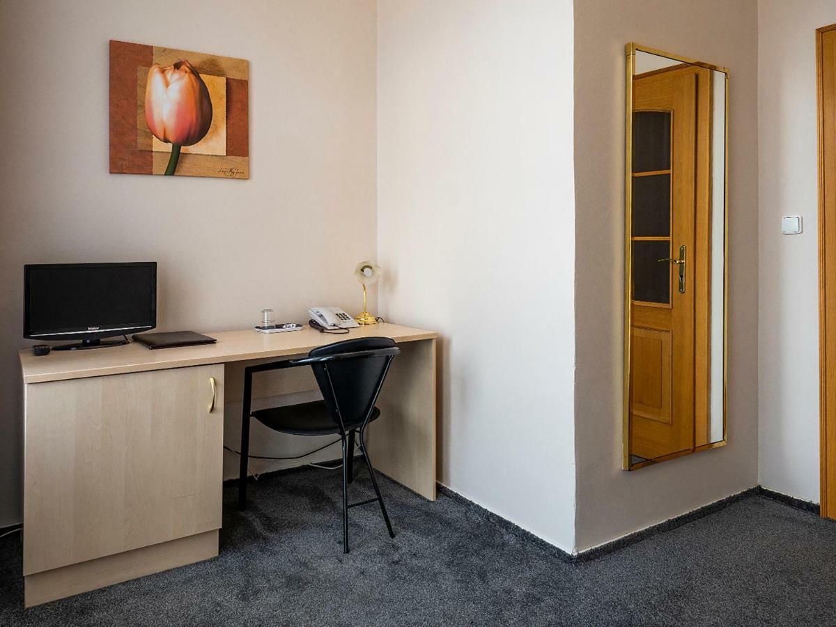 Hotel Olympia Česká Lípa Zewnętrze zdjęcie